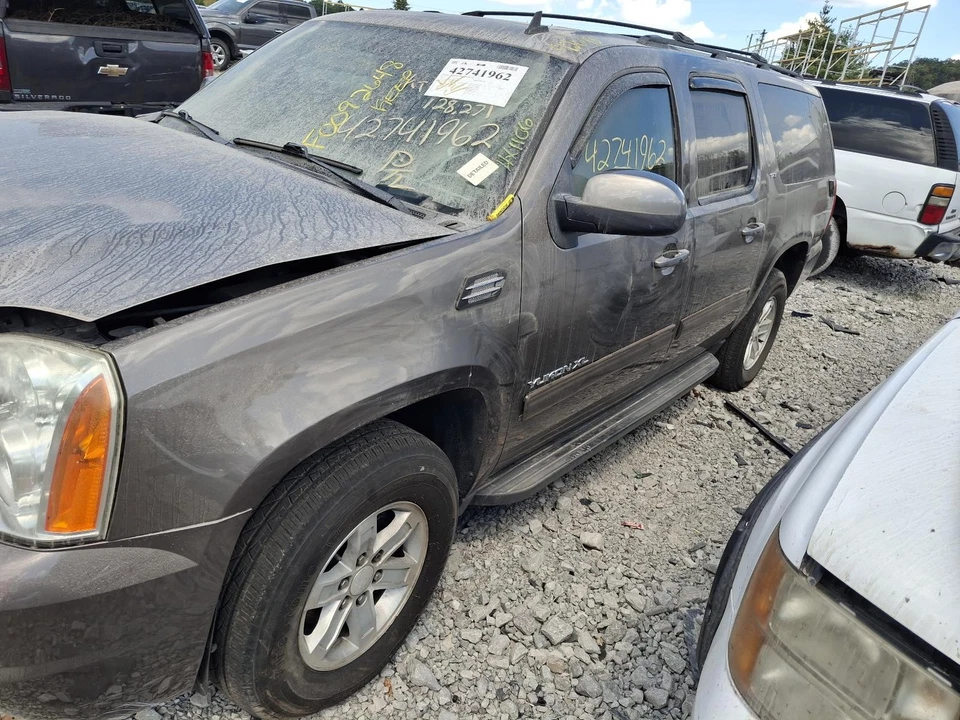 Used A/C Compressor fits: 2012 Gmc Yukon xl 1500  Grade A - Image 3 of 4