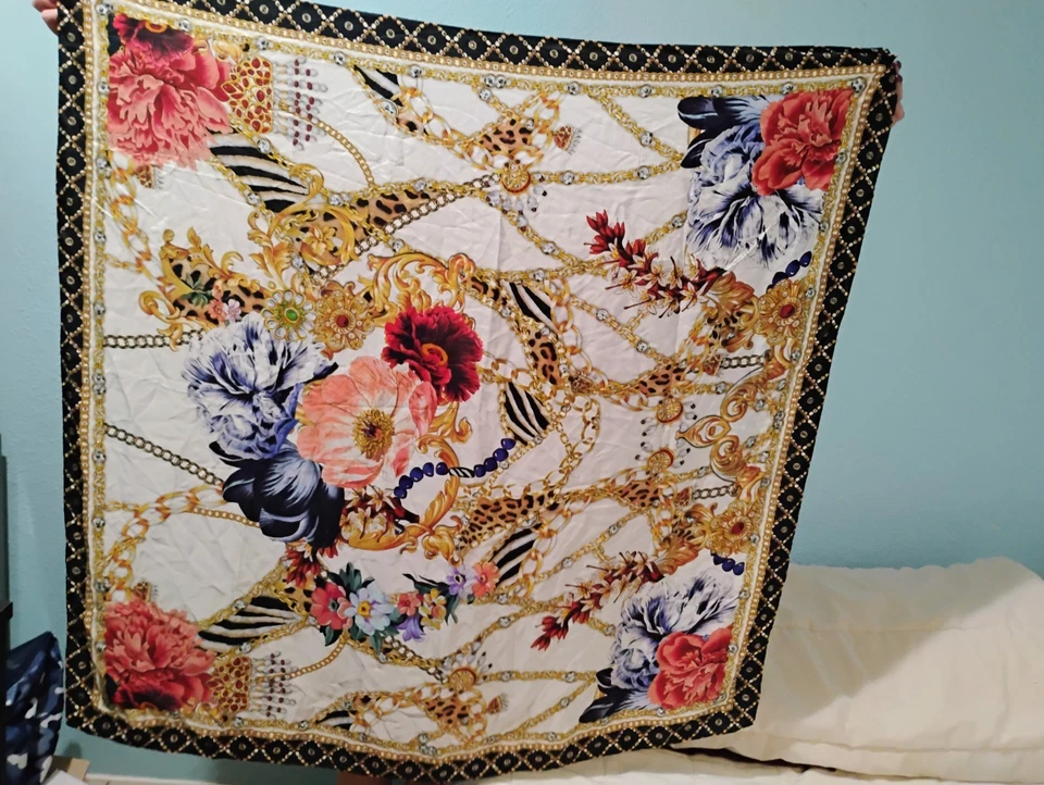 Камилла цветочный большой квадратный шарф, со стразами встроенный, многоцветный, размер 40 x 40 - Изображение 3 из 4