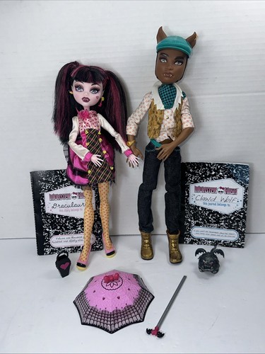 Monster High Forbitten Love Dolls Draculaura Garra Lobo Diario Paraguas - Imagen 2 de 16