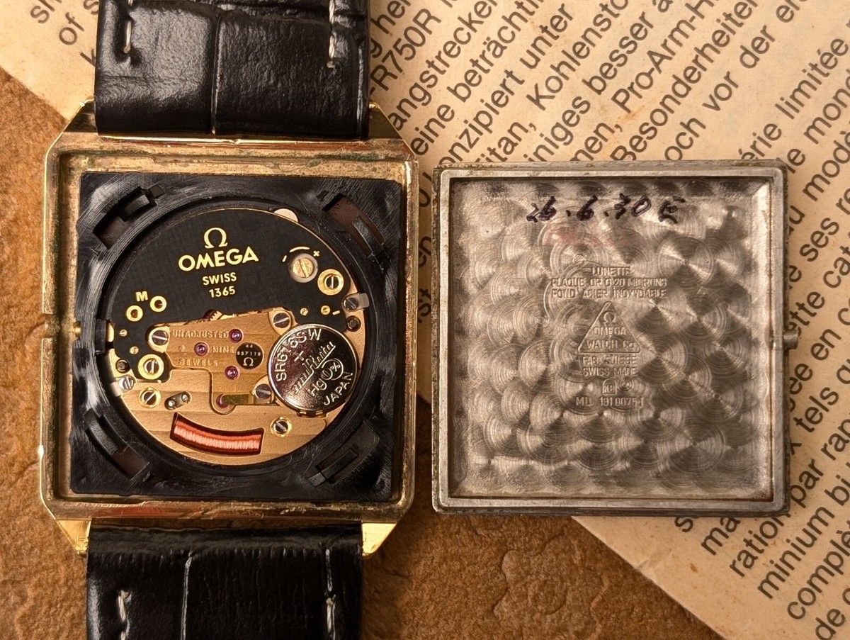 OMEGA DE VILLE 1365 Gold Black Dial Quartz Women Watch Vintage