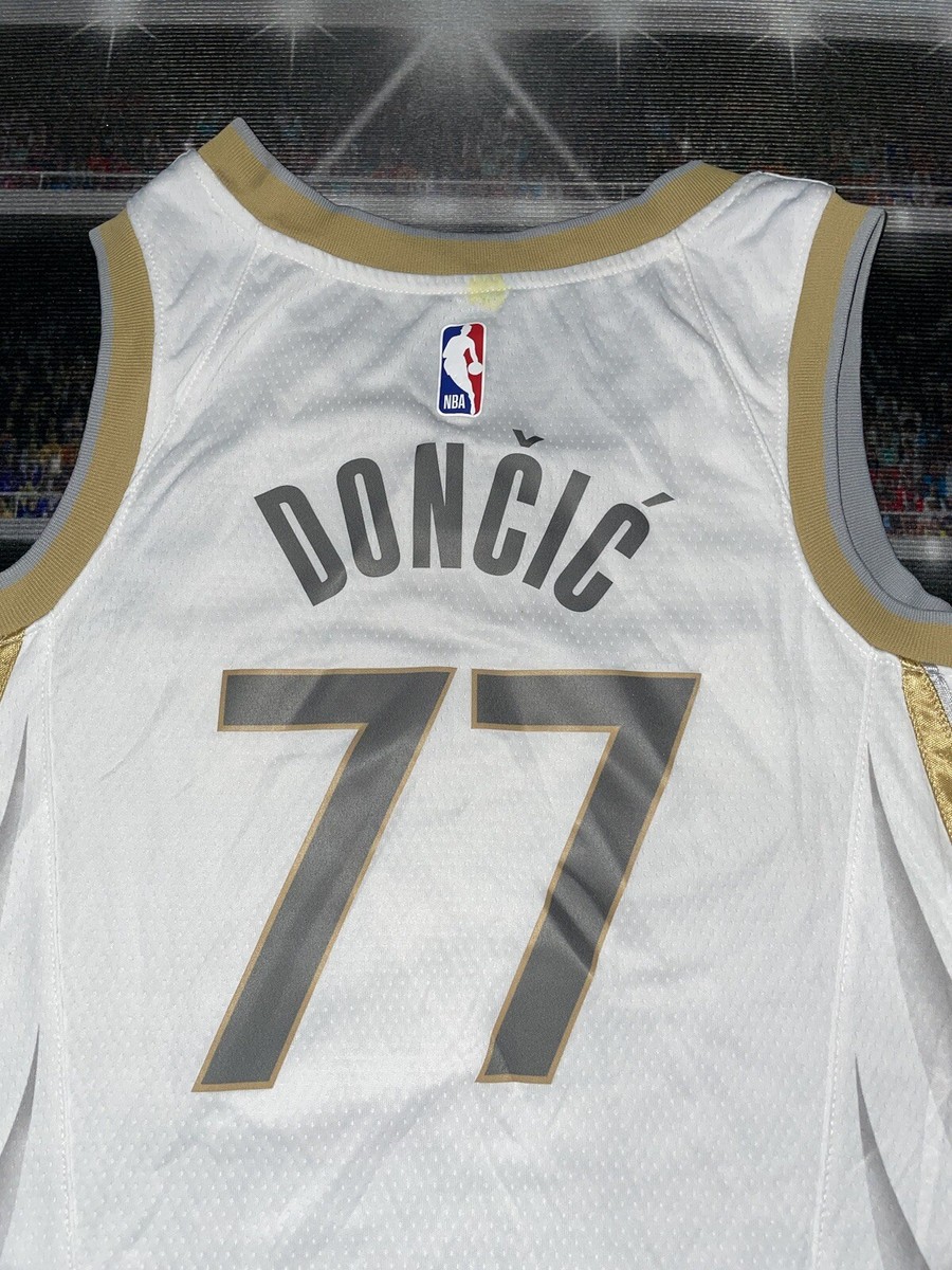 Luka Doncic #77 Dallas Mavericks Jersey Large #77 Nike City