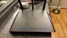 NETGEAR R6700 Nighthawk AC1750 Smart WiFi Router in original packaging