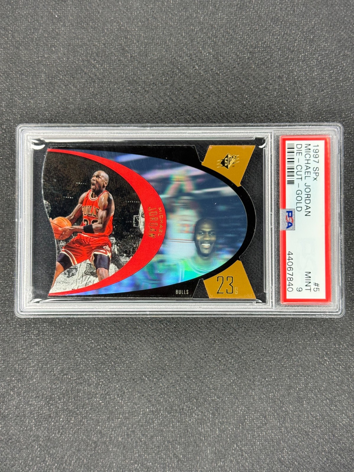 MICHAEL JORDAN 1997 SPX Gold Die Cut #5 PSA 9 Bulls HOF