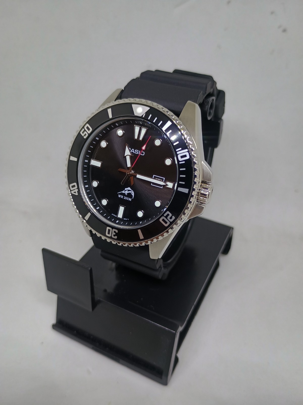 CASIO MDV106B-1A1V Mens Duro 200M Black Resin Strap Analog Watch w/date Used