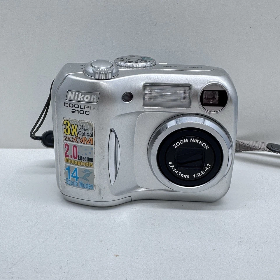 Nikon Coolpix 2100 2.0MP Compact Digital Camera Point & Shoot Silver w CF Card - Image 2 of 4
