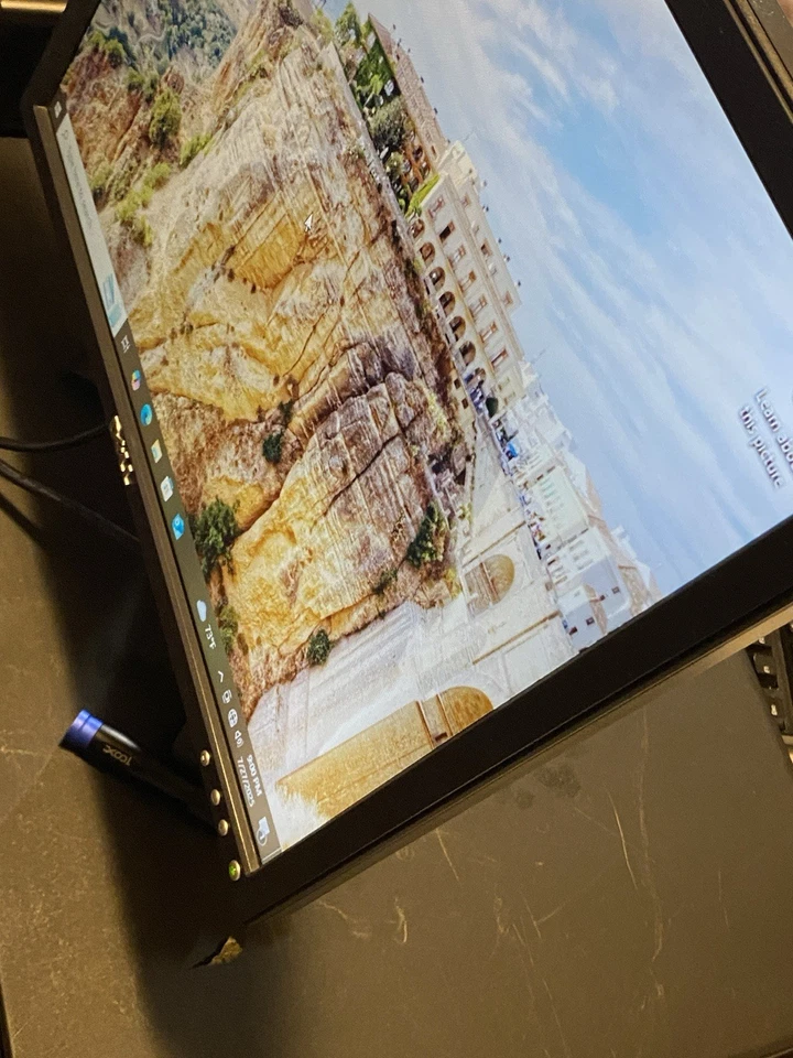 Dell LCD Monitor - Image 3 of 4