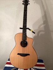 Electro Acoustic Guitar VEC 300 NS rrp £300 Sold Parts Only £85 No Return 
