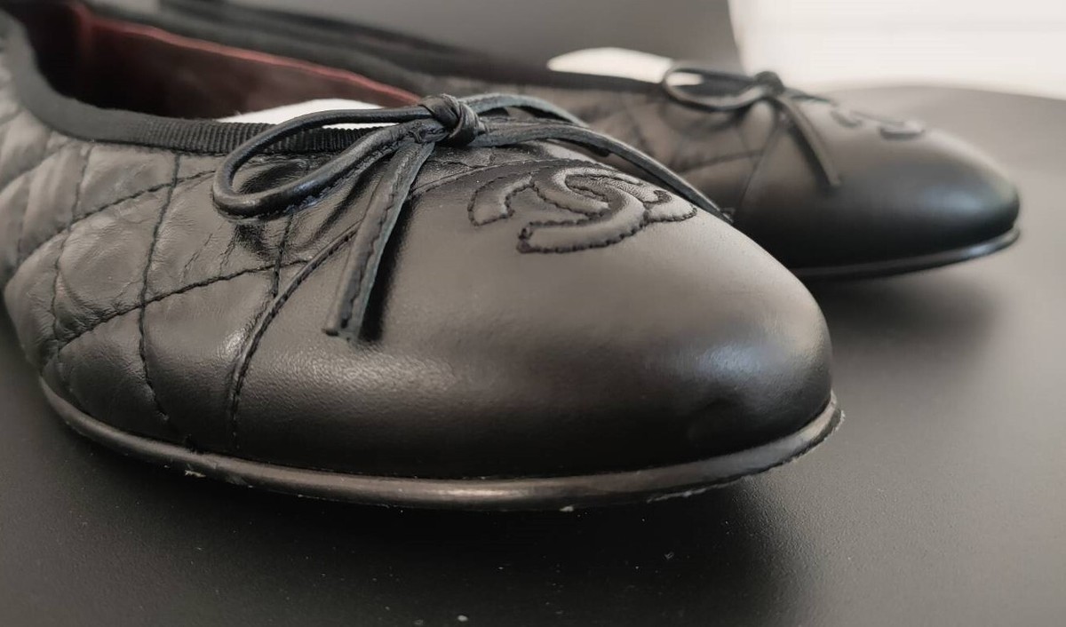 size 38 EU CHANEL black Lambskin Cap Toe Ballerina Flats