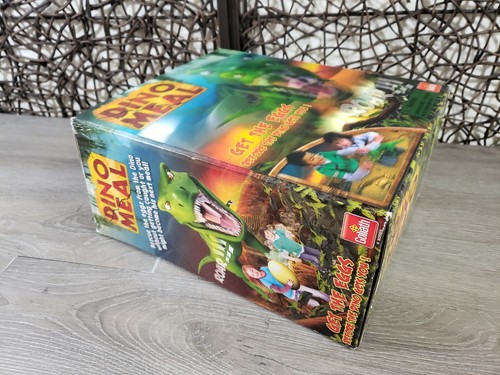 DINO MEAL GAME GET THE EGGS BEFORE THE DINO GETS YOU COMPLETE TESTED BATTERIES - Picture 6 of 7