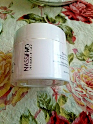 Almohadillas de desintoxicación Nassif MD™ Complexion 60 almohadillas nuevas y selladas - Imagen 2 de 3