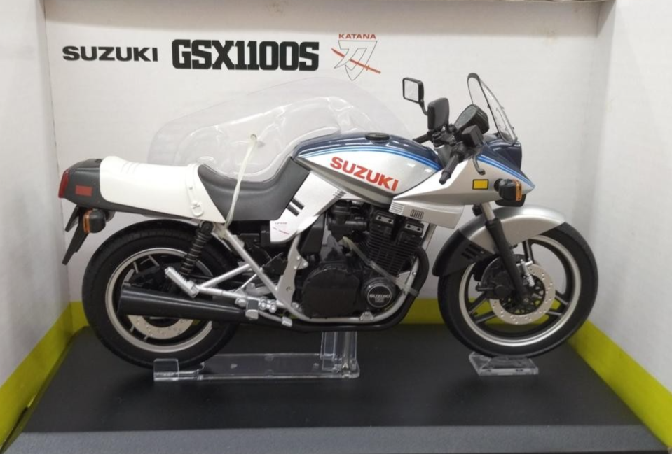 アオシマ　1/12　 SUZUKI GSX1100S KATAN AOSHIMA 1/12 Suzuki GSX1100S Katana SD Diecast Motorcycle