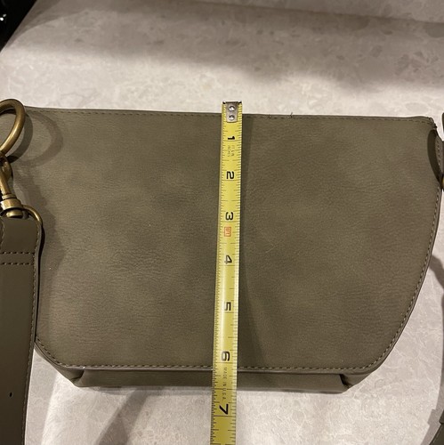 Universal Thread Olive Crossbody / Belt Fanny Pack Brass Detail Travel Vacay Bag - Bild 4 von 8