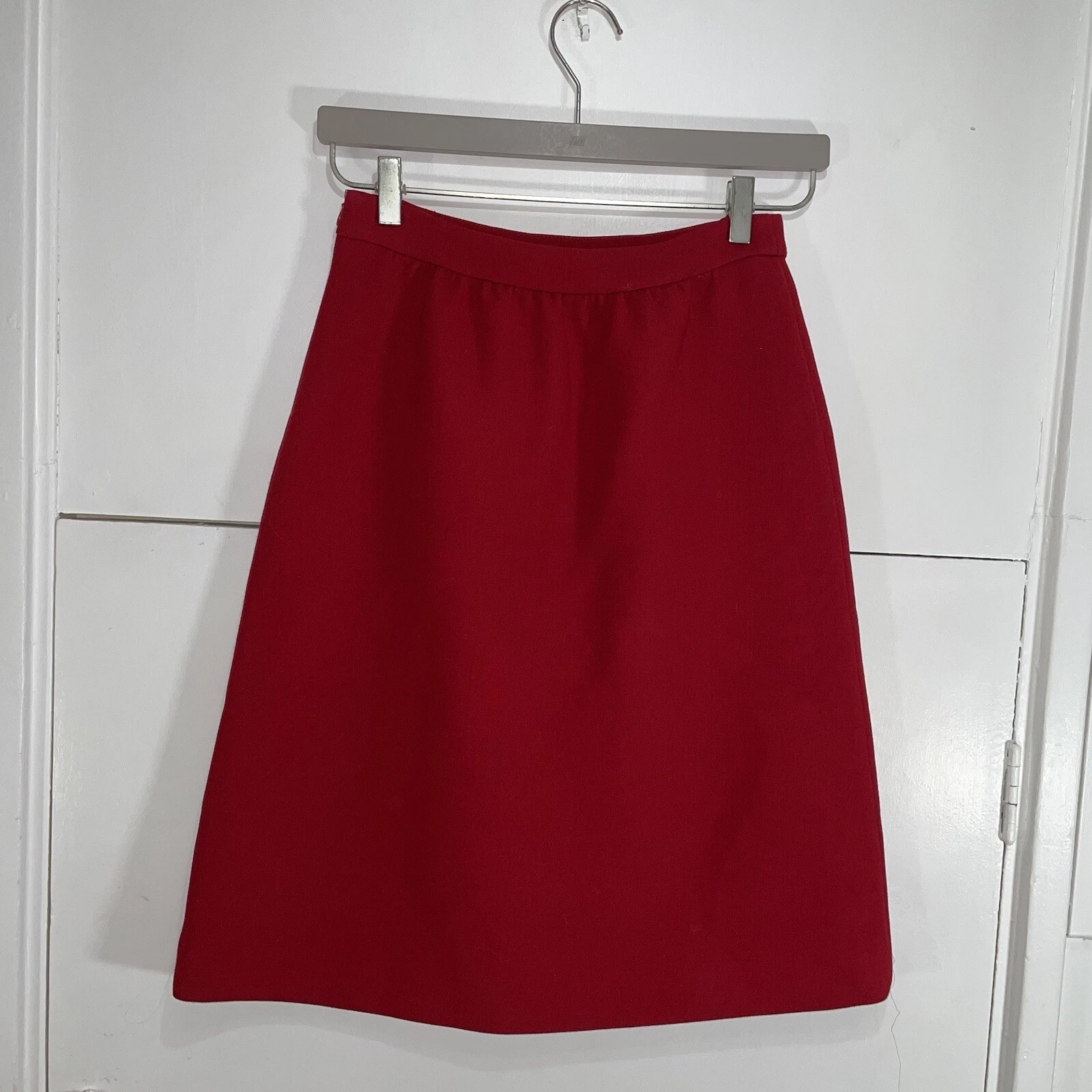 Gonna Miu Miu rossa utility 2 tasche linea A taglia EU 40 26 vita