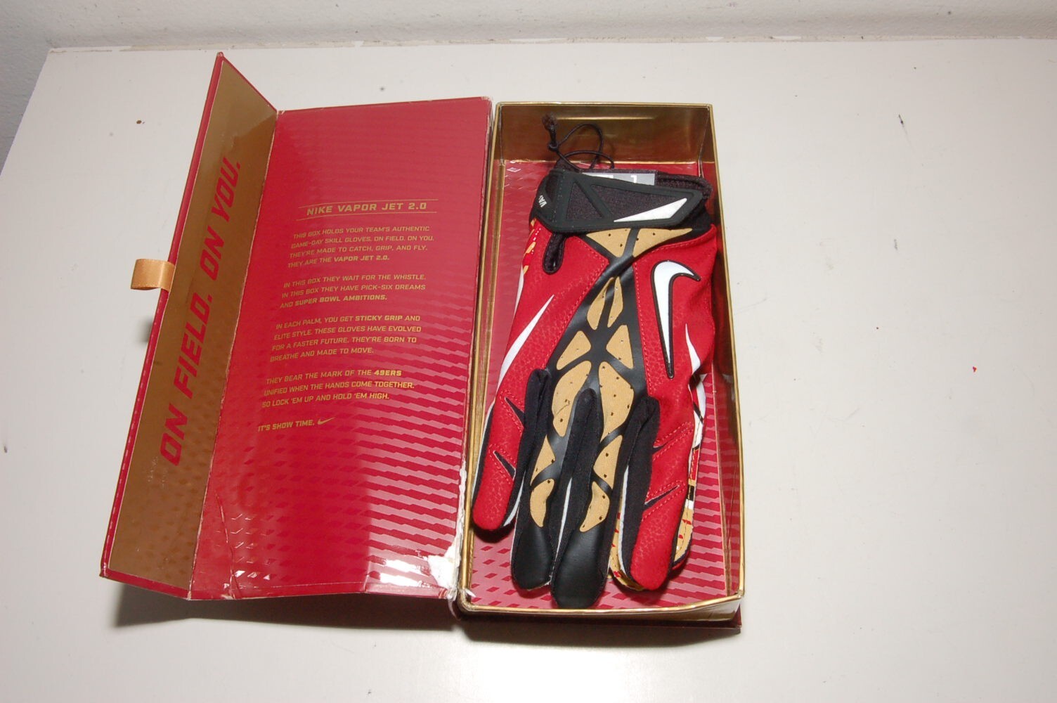 Discontinued Nike 49ers GF0101 280 Size Large 280 Football Gloves for