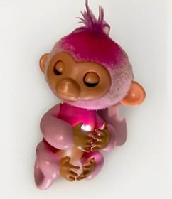 Fingerlings Interactive Pink Baby Monkey Heart Light Harmony Touch Reacts Sounds