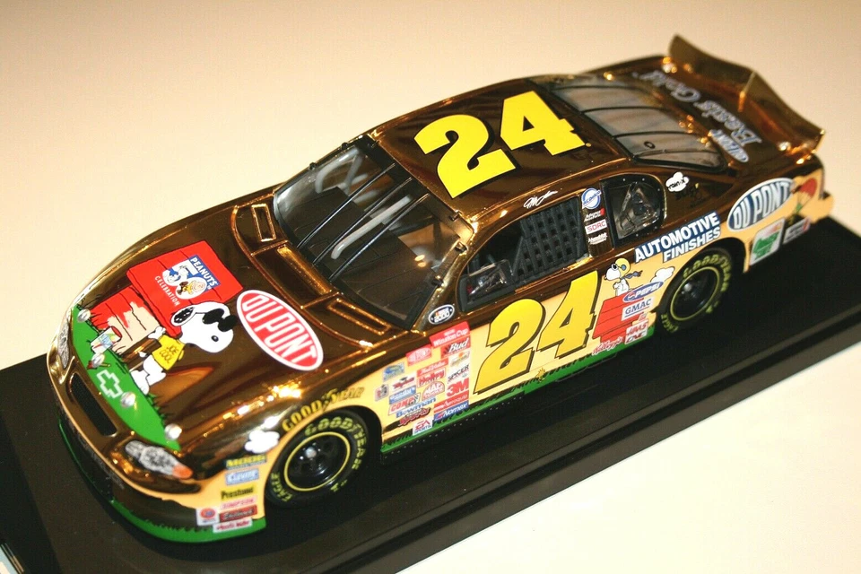 1/24 CHEVROLET JEFF GORDON 2000 PEANUTS 24K GOLD PLATED NASCAR ACTION LTD. ED. - Immagine 3 di 3