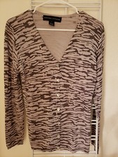 Adrienne Vittadini size medium Button Front cardigan long sleeve -Gray