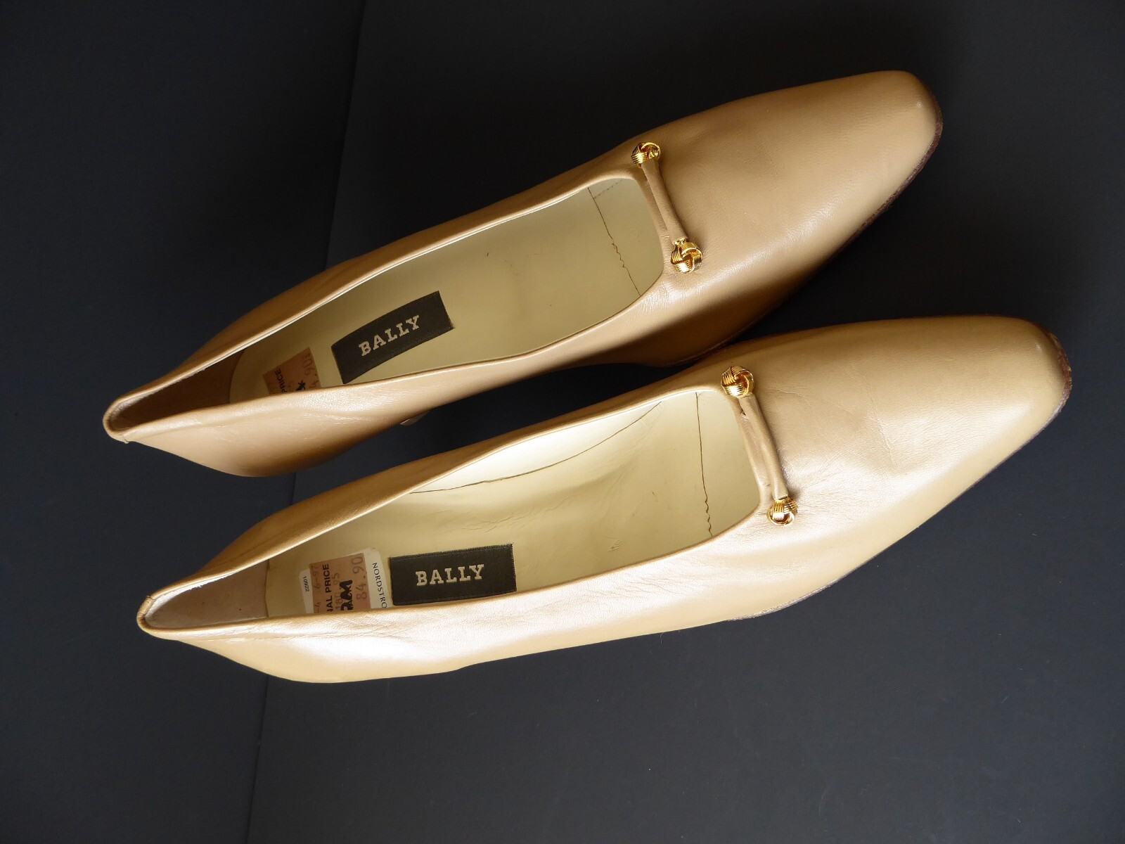 Vintage Leather Bally Ladies Shoes Tan Beige Gold Pumps sz 10 Classic