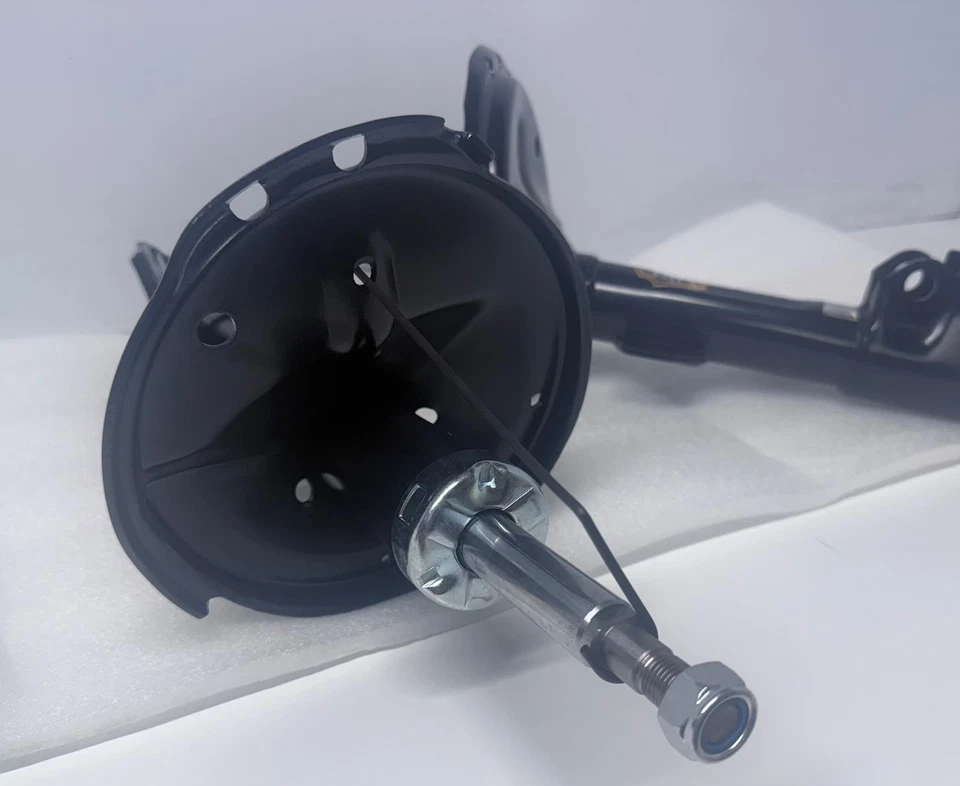 PER LEXUS POSTERIORE RX300 RX350 RX400h MCU35 1MZ-FE 2003-08 AMMORTIZZATORE POSTERIORE LH RH - Immagine 2 di 4