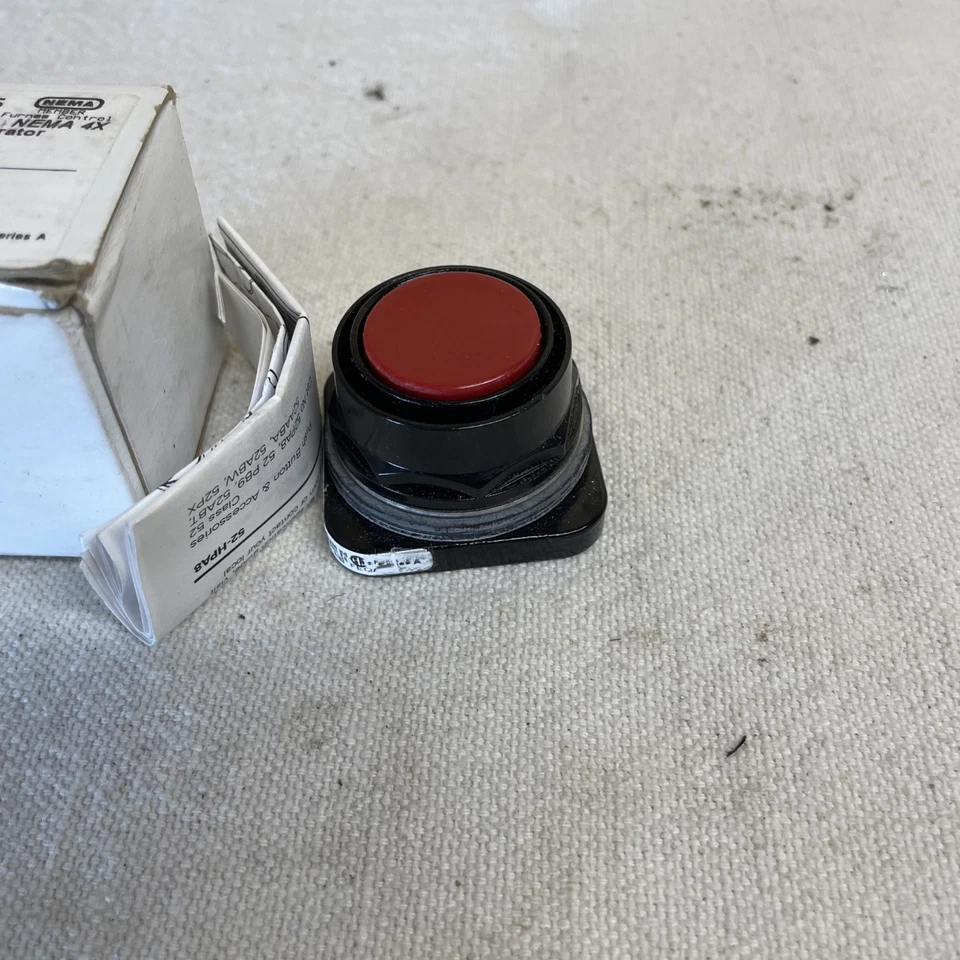 SIEMENS 52PX8A2 PUSH BUTTON OPERATOR FLUSH CAP RED SER B NEW - Image 3 of 4