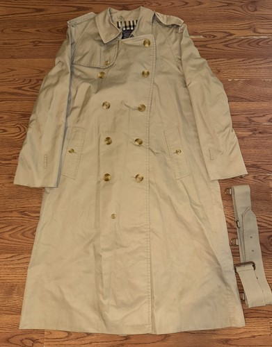 VINTAGE BURBERRY TRENCH COAT - Made in England - Classic Beige - Size 42 - Image 1