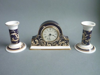 Wedgwood Füllhorn Uhr & Kerzenständer Mantel Set