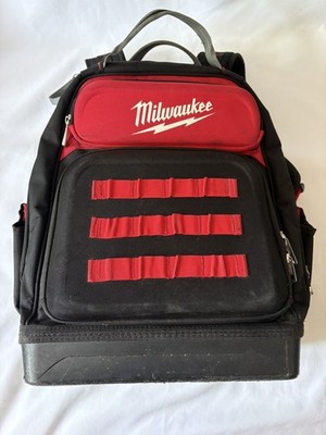 Milwaukee 4932464833 Ultimate Jobsite Schwerlast Rucksack 48 Taschen gebraucht