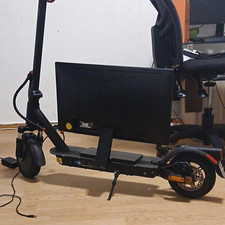 E-Scooter mit Display/Bedieneinheit und Sitz Schwarz