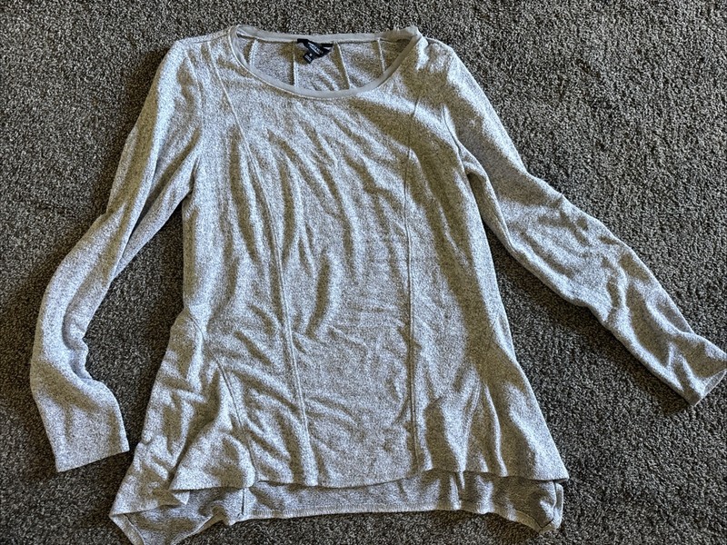 Vera Wang Simply Vera Medium Gray Tunic Blouse Long Sleeve
