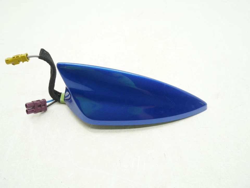Antena de techo Shark Fin GD1 Hyper Blue 2016-2024 usada Chevy Camaro SS 6,2 L OEM Foto 3 de 4