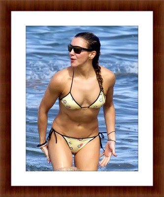 Katie Cassidy 8.5 x 11 Color Unframed Collectable Photograph