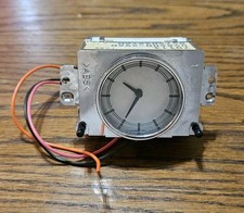 98-04 Chrysler 300 M Front Center Dash Analog Clock Assembly Untested 98-04 Chrysler 300 M Front Center Dash Analog Clock Assembly Untested