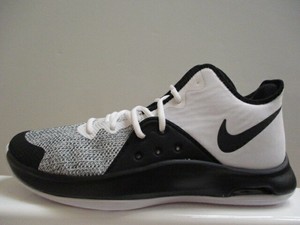 nike air versitile 3 mens basketball trainers