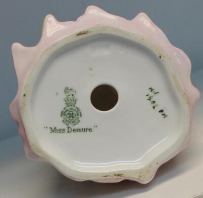 Royal Doulton Figurine Miss Demure HN 1402 7 1/2