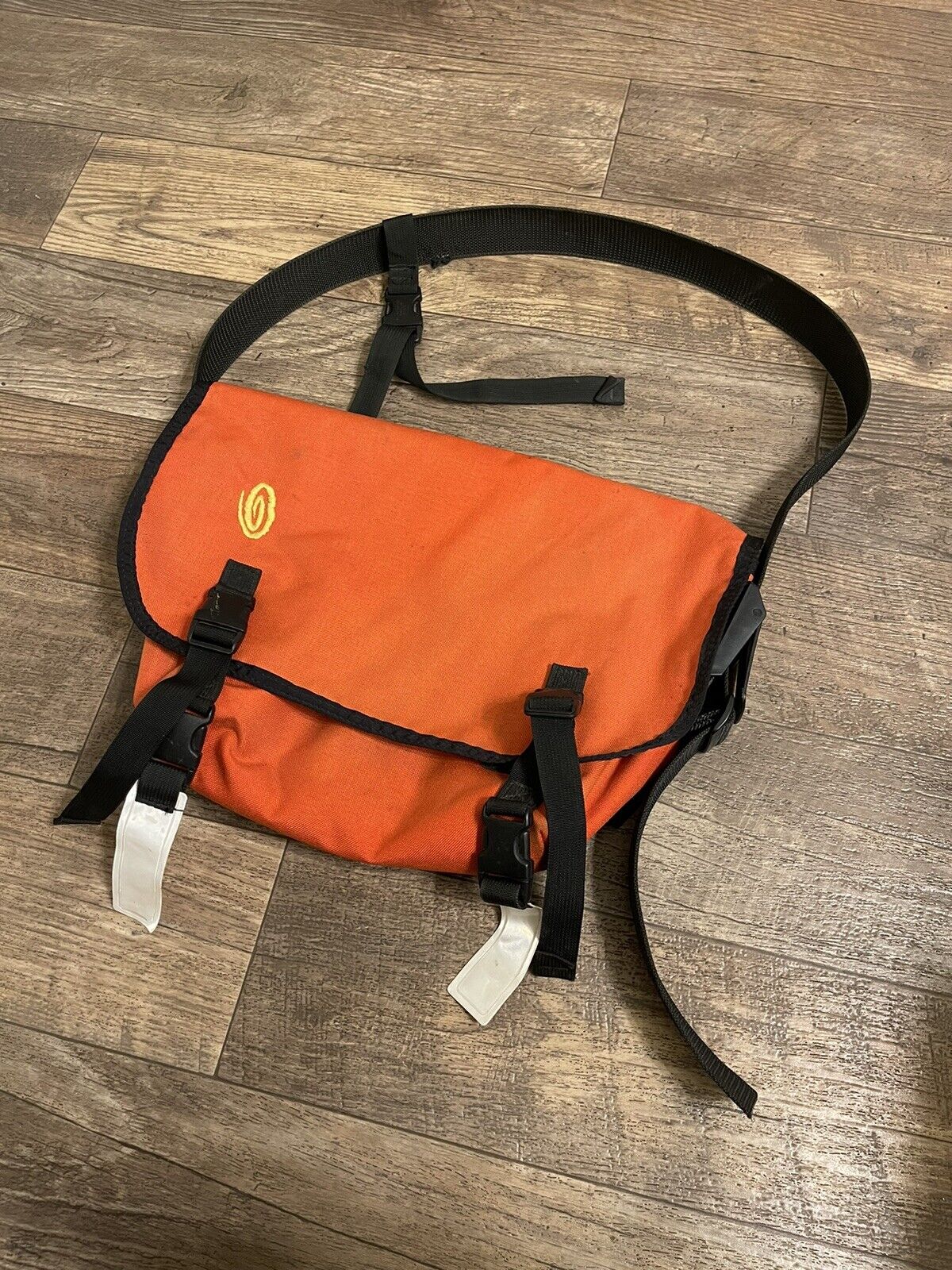 Timbuk2 Metro Messenger Style Tote Cross Body Messenger Bag Orange / Yellow