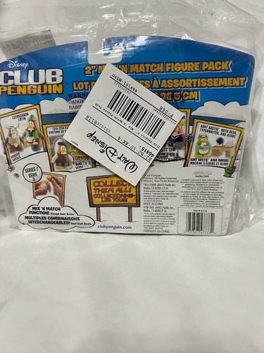 Disney Club Penguin Series 3 2" Mix 'N Match Figure 12th Fish Costume De Carpe - Picture 2 of 2