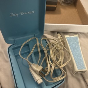 Vintage Lady Remington Shaver, Model 3M2L Blue Electric Razor Aqua Case 