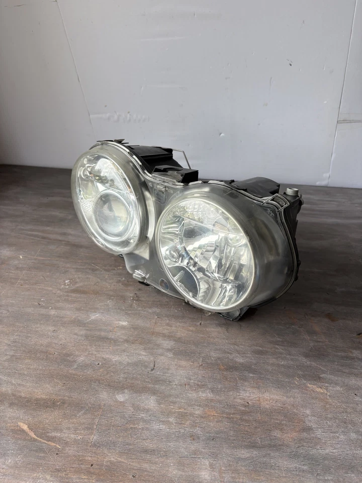 04-09 Jaguar XJ8 XJR Vanden Plas Right Passenger Side Xenon HID Headlight - Image 2 of 4