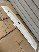 2002-2006 CADILLAC ESCALADE ESV SUV THIRD BRAKE LIGHT PANEL PEARL WHITE