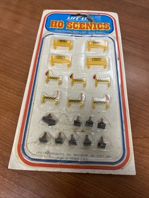 Road Barriers No 01116 HO GAUGE ORIG PACKAGING 1:87 Scale Package Is Dirty