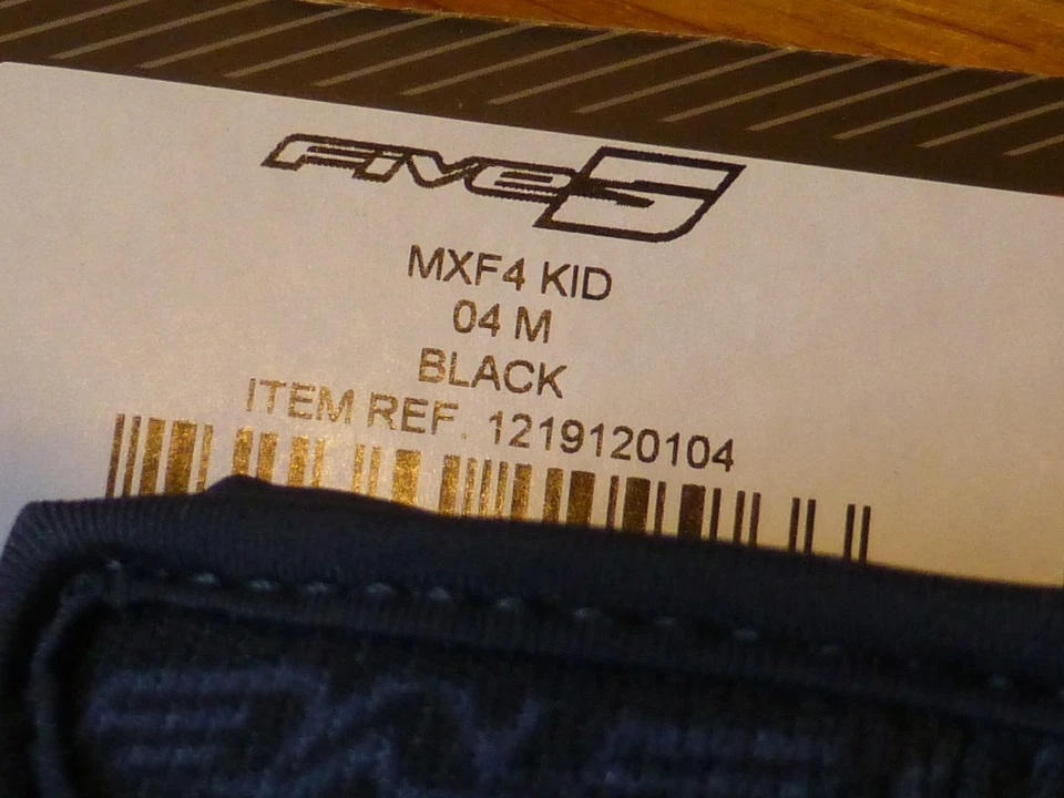 PAIRE DE GANTS - FIVE5 - KM / 4 - NOIR - ENFANT - NEUFS ! - Photo 3/4