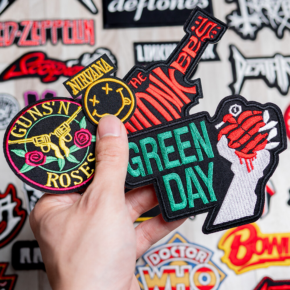 Toppe Ricamate Con Bordino Ricamato – Gr Comunicazioni - Foto 2