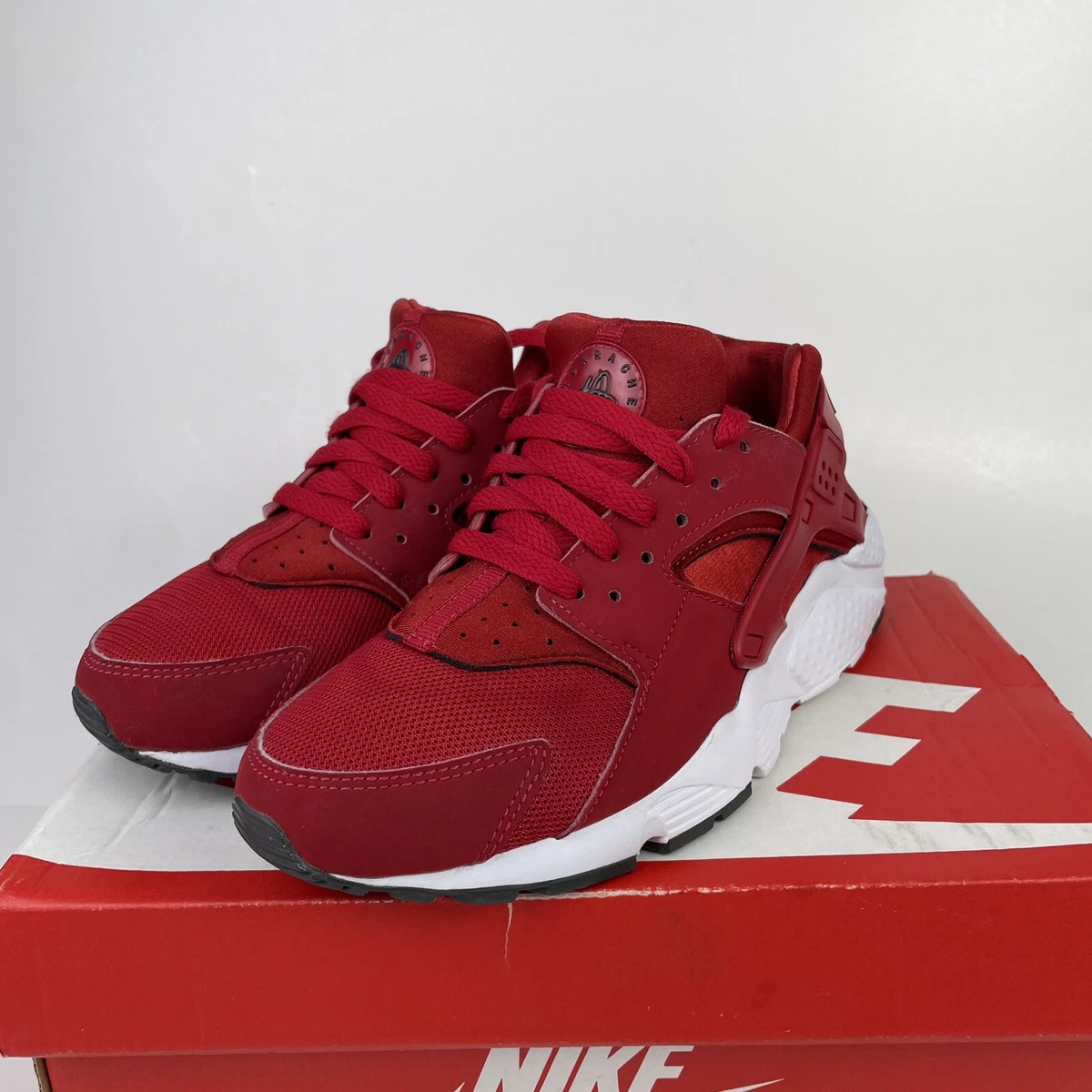 Nike huarache store team red