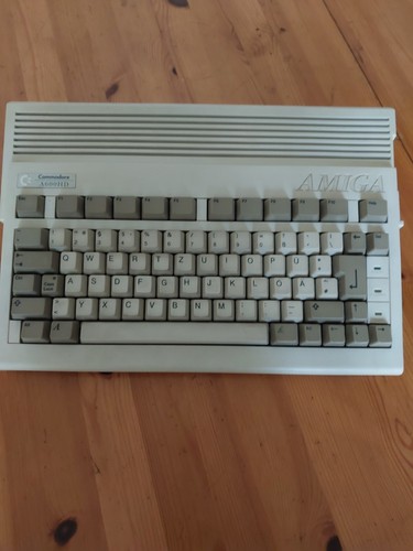 Commodore AMIGA A600 HD, mit Netzteil, Mouse und Disketten