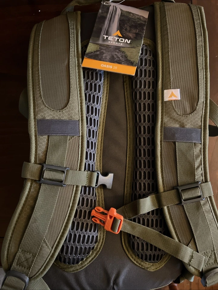 Mochila de hidratación TETON Sports Oasis con cubierta de lluvia negra ¡Nueva con etiquetas! Foto 3 de 4