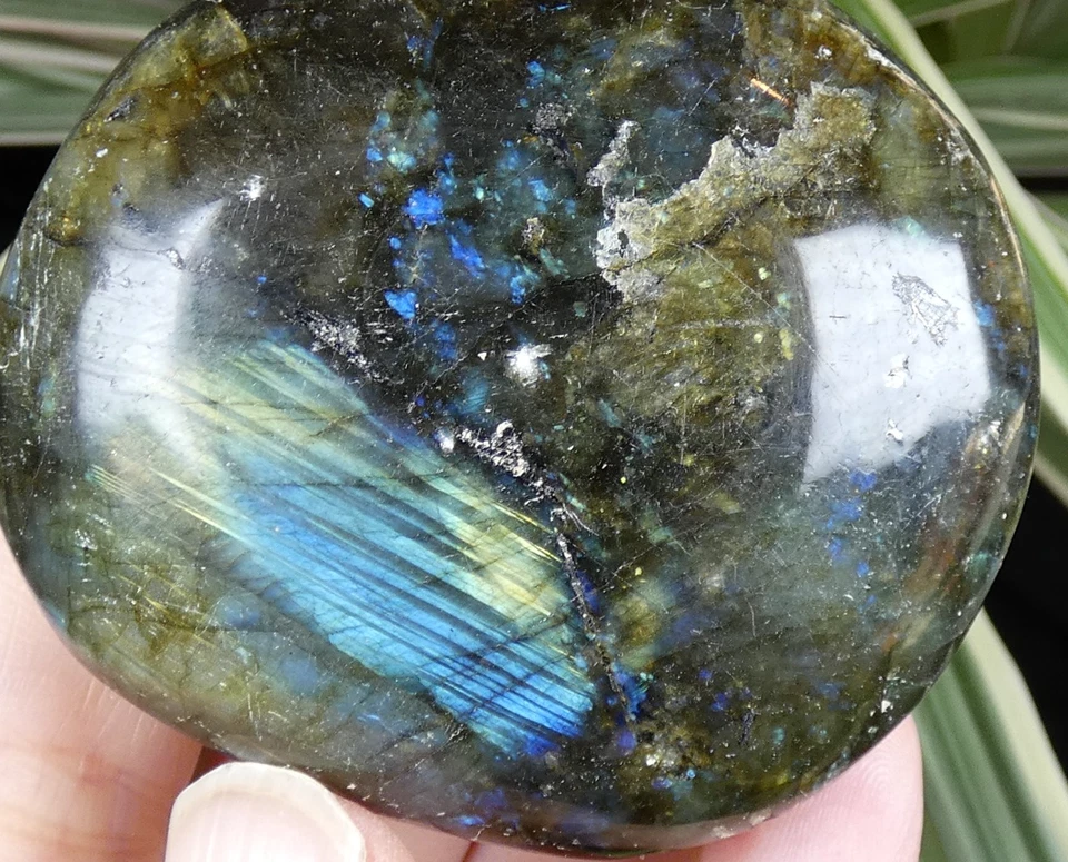 Galet Labradorite bleu & jaune 5.5x5cm Madagascar lithothérapie reiki ancien - Photo 2/4