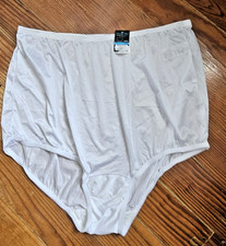 NWT Vanity Fair perfectly yours ravissant brief white Sz 9/2XL one pcs