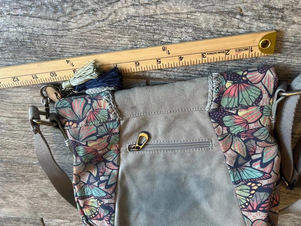 Bolso Bandolera Sakroots Plegable 106495 Mariposa Cartera Boho Bolso de Mano Gris Foto 4 de 4