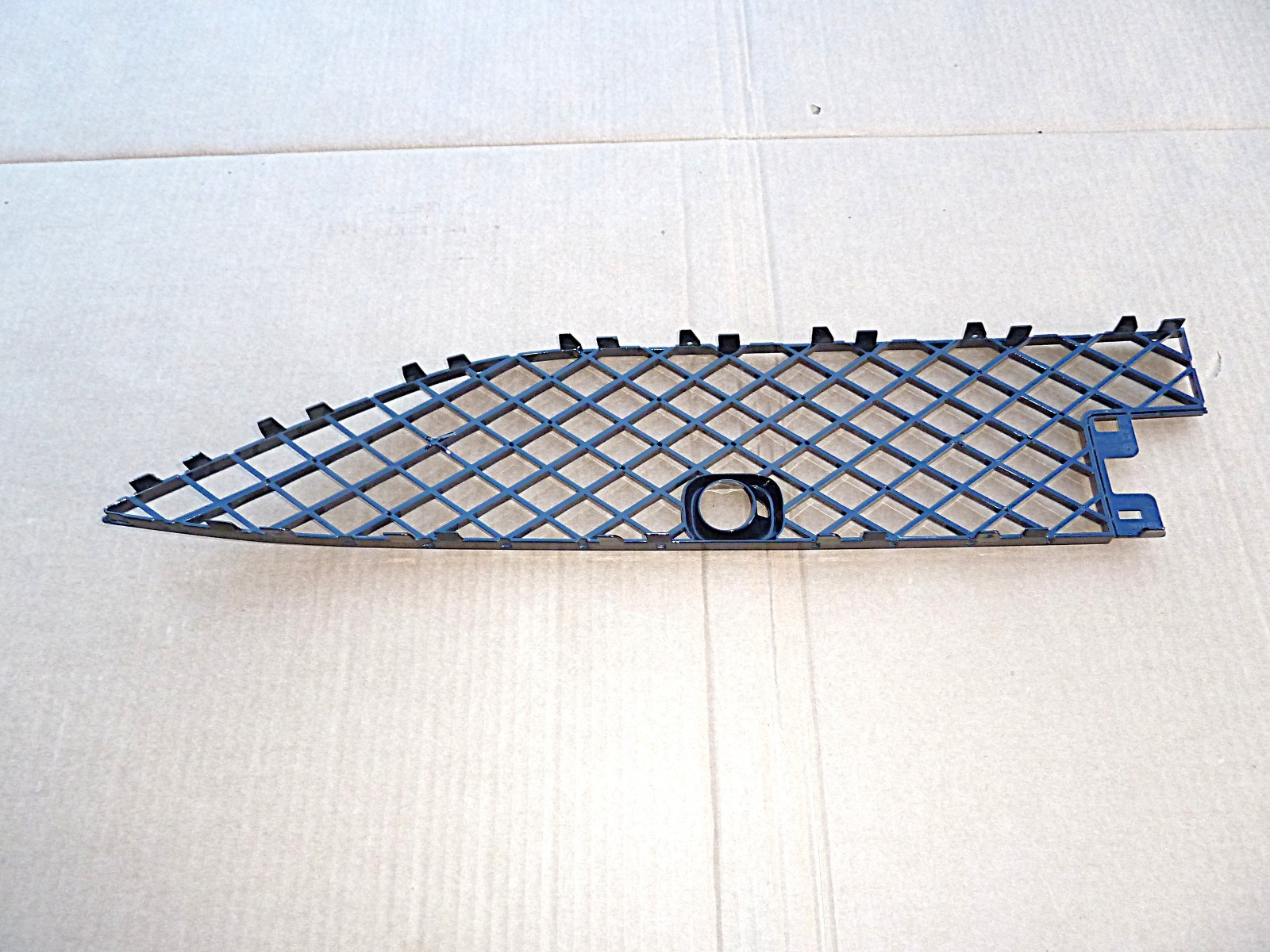 BENTLEY BENTAYGA 2024-2026 DRIVER FRONT BUMPER LEFT AIR GUIDE GRILLE BLACK OEM