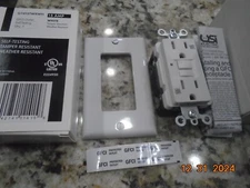 LOT (10) USI ELECTRIC 15AMP GFCI OUTLET TAMPER & WEATHER RESISTANT L-E-D WHITE